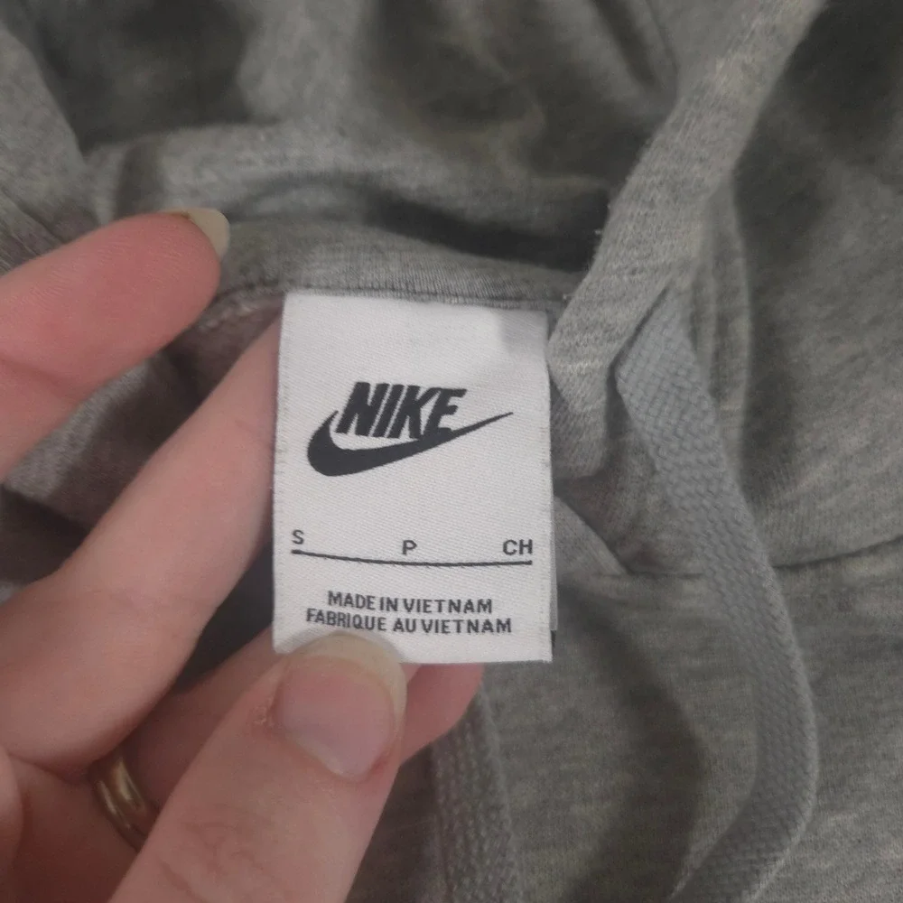 Nike Hoodie Womens Small Gray Sportswear Club Fleece Kangaroo Pocket Pullover